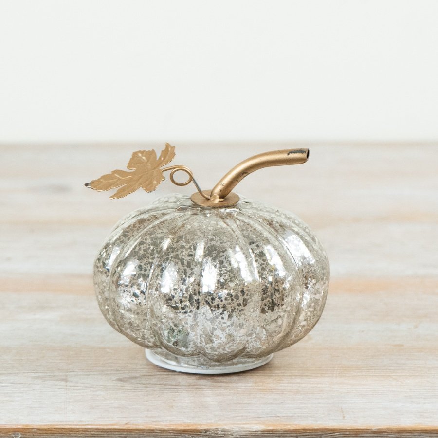 Add seasonal sparkle to your autumn and Halloween range with this light-up glass pumpkin decoration.