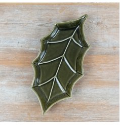 Celebrate the season in style with this elegant ceramic holly leaf dish, designed to bring a subtle yet festive touch