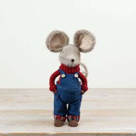 Bring charm to your space with this cute and delightful mouse decor piece.