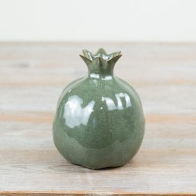 Add a touch of understated elegance to your range with this beautifully crafted ceramic pomegranate decoration.