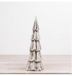 Charming rustic-style tree ornament with a cozy, vintage look.