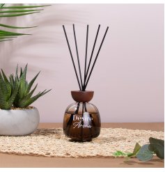 Experience delicate freshness with our White Cotton Linen Diffuser 