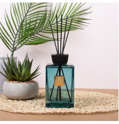 Enjoy the light, refreshing scent of our 500ml Neroli Diffuser for a calming ambiance.