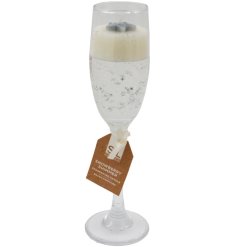 Light up your room with the delightful glow of the Star Top Jelly Candle.
