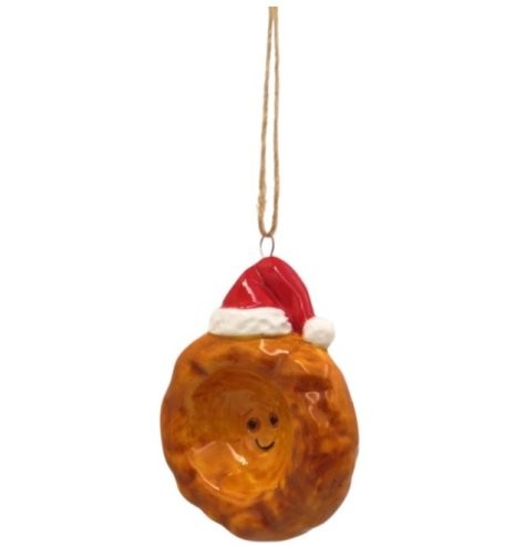 Give your meal a classic British flair with this Yorkshire Pudding decoration.