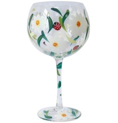 Enjoy every sip with the stylish Blueberries Gin Glass.