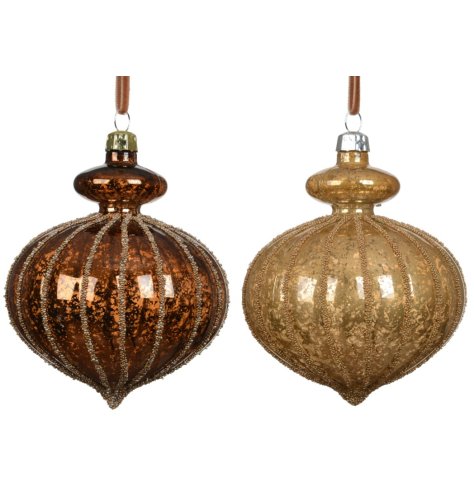 Brighten your décor with our shiny Mercury Beads in Baubles Polystyrene for a festive touch.