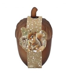 Bring autumn vibes home with this charming Acorn Candlepot.