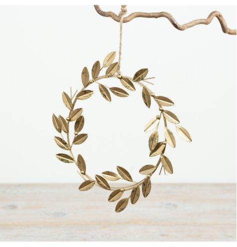 Grace your wreath with this elegant gold branch hanger featuring timeless natural appeal