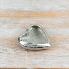 Charming silver heart dish to keep your cherished small items safe