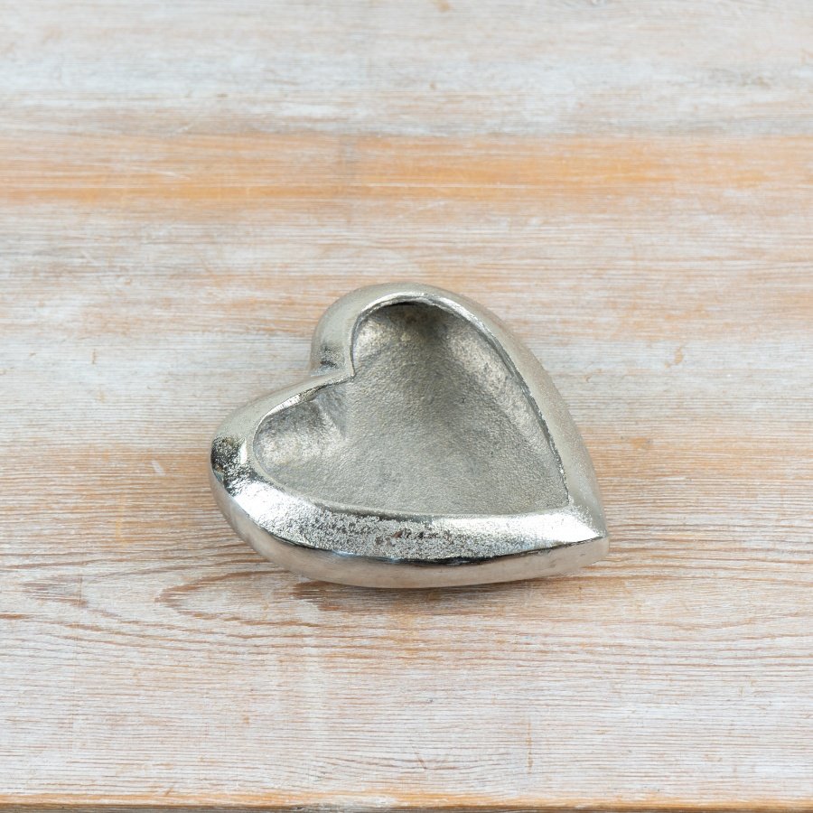 Charming silver heart dish to keep your cherished small items safe