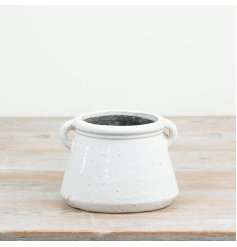 a charming natural charm planter pot perfect for any house hold plants.
