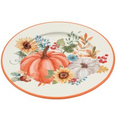 Add a festive touch to your table with this 33cm Pumpkin Tin Plate