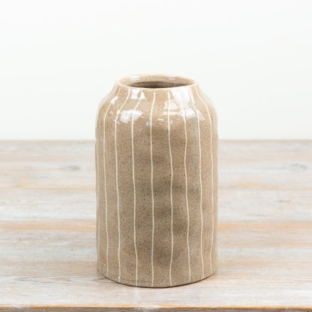a smooth lined vase perfect for all fresh flowers 