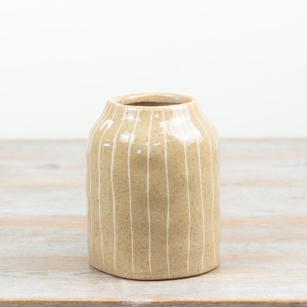 a. charming lined pattern vase 