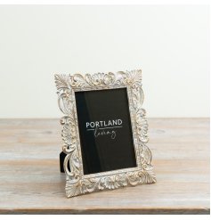 a charming elegant vintage style frame