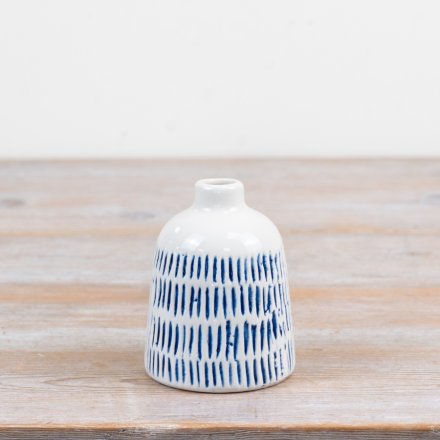 Enhance your table display with this delightful bud vase