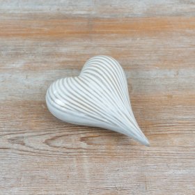an elegant 3D pleated heart decoration