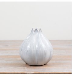 Delicate ceramic bud vase to showcase your favourite blooms with timeless charm