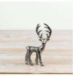 Elegant rough luxe reindeer ornament in silver aluminium perfect for festive decor