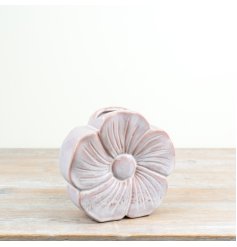 a charming flower design vase in pastel pink 