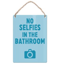 Charming metal dangler sign to add a playful touch to your bathroom