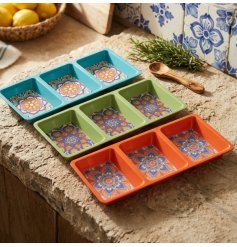 Three separate sections ideal for dips, sauces, olives, nuts, crisps, and hors d'oeuvres
