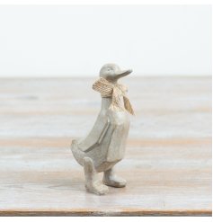 Perfect for styling bookshelves, mantels, console tables, or kitchen displays.