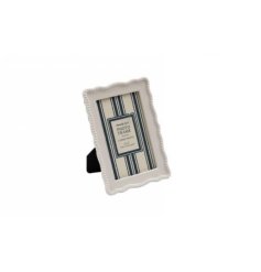 Distinctive scalloped, wave-shaped white picture frame.