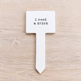 Enhance your garden’s style and organisation with this charming porcelain plant label