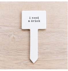 Add charm and clarity to your garden with this elegant porcelain plant label