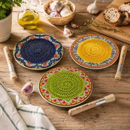 3/A Tuscany-Inspired Garlic Plates