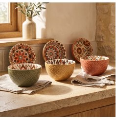 Charming 13cm bowls capturing the essence of Tuscany's rich hues and classic beauty
