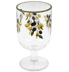 Savour every sip with the stylish and timeless Casa Oliva 15.5cm wine glass