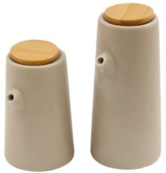 Update  your kitchen counter and dining table with this stunning oil and vingar bottle 